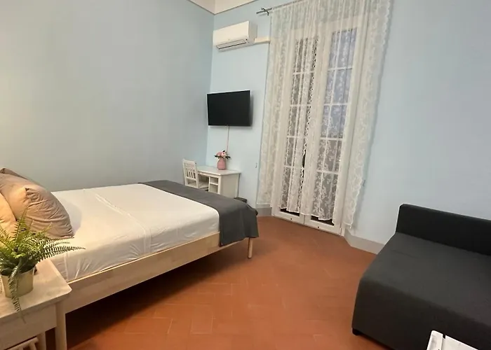 Le Stanze Di Piazza Cairoli 4*