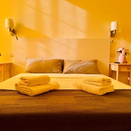 -di Piazza Cairoli Bed & Breakfast