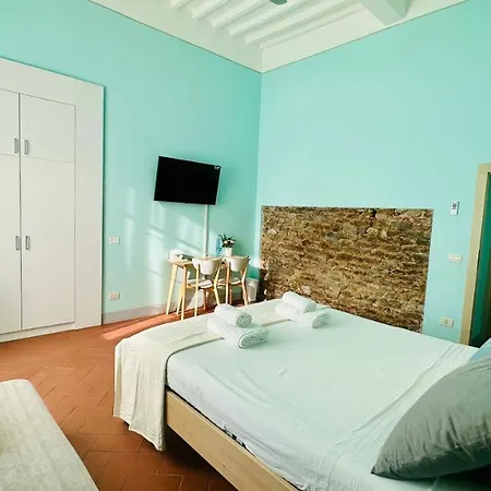 -di Piazza Cairoli Bed & Breakfast 4*