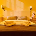 Le Stanze Di Piazza Cairoli Bed & Breakfast