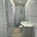 Le Stanze Di Piazza Cairoli 4*