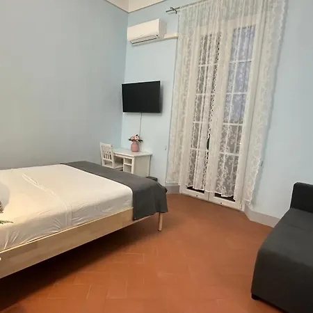 Le Stanze Di Piazza Cairoli 4*