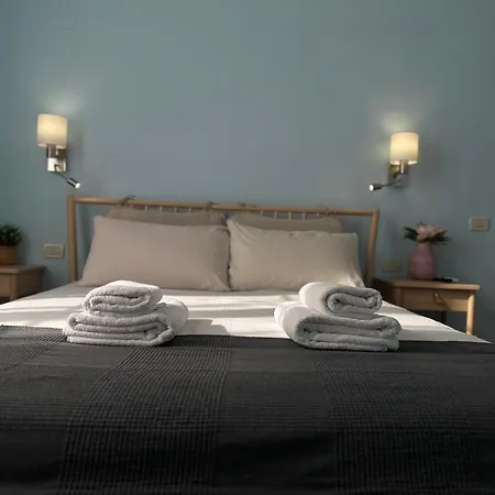 -di Piazza Cairoli Alojamento de Acomodação e Pequeno-almoço Pisa