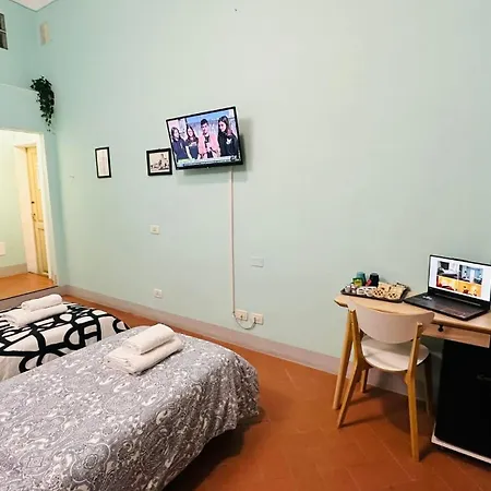 Le Stanze Di Piazza Cairoli 4*