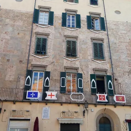 -di Piazza Cairoli 4*